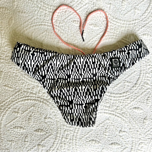 Jolyn Weston Bottoms - Picture 3 of 4